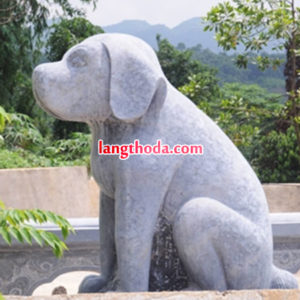 tượng chó bằng đá khối